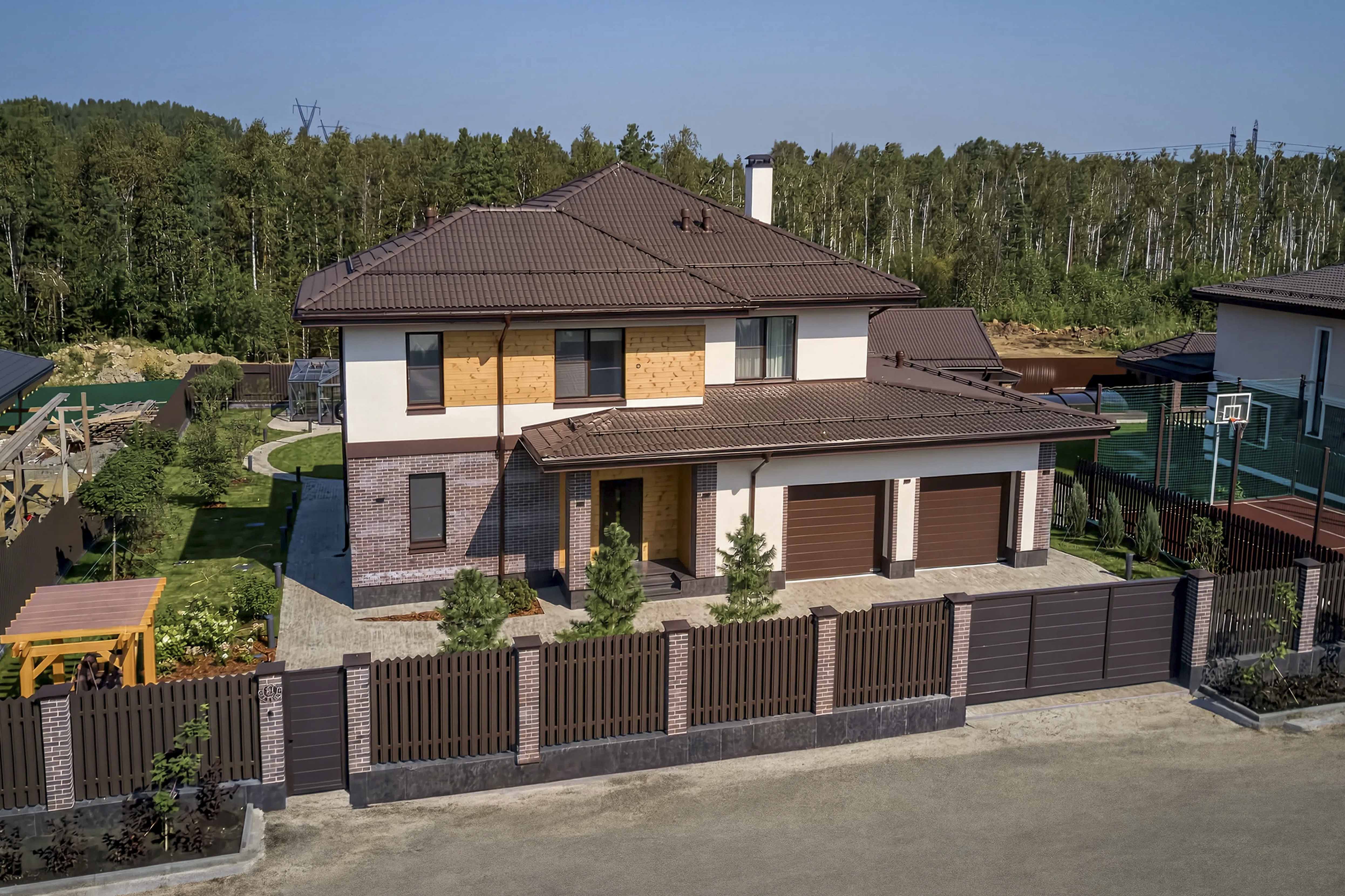 Загородный комплекс с домом 255 м², баней и благоустроенным участком